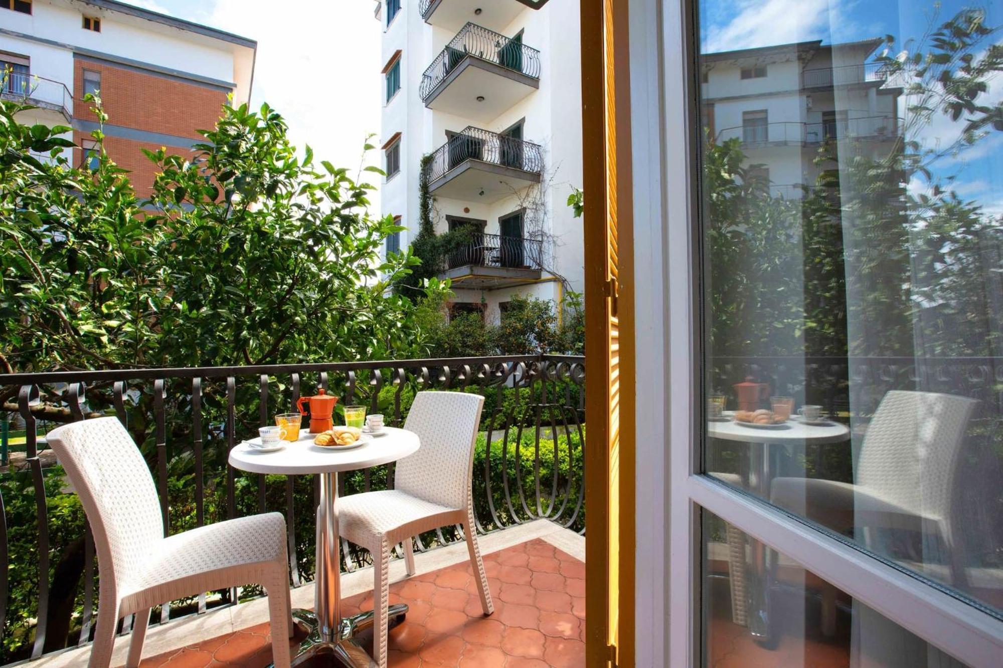 Sorrentovibes - Modern Apartment With Terrace, Swimming Pool&Tennis Esterno foto