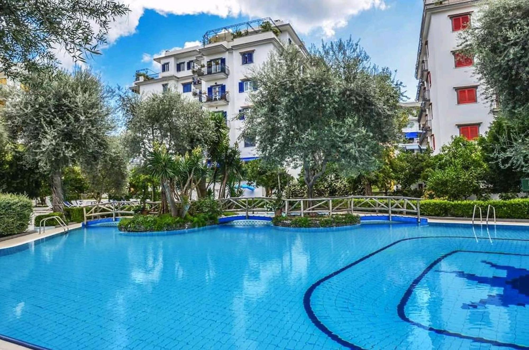 Sorrentovibes - Modern Apartment With Terrace, Swimming Pool&Tennis Esterno foto