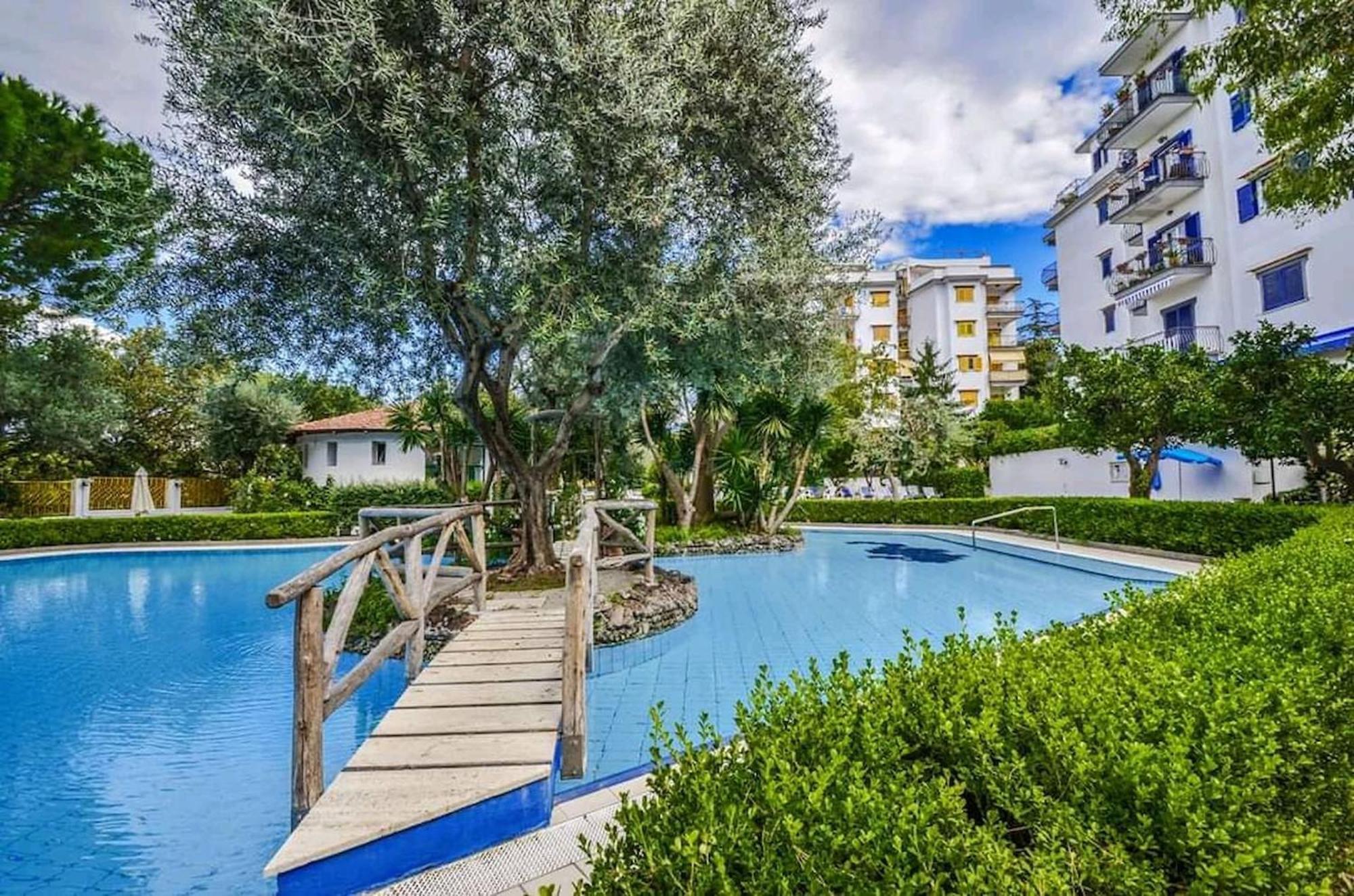 Sorrentovibes - Modern Apartment With Terrace, Swimming Pool&Tennis Esterno foto