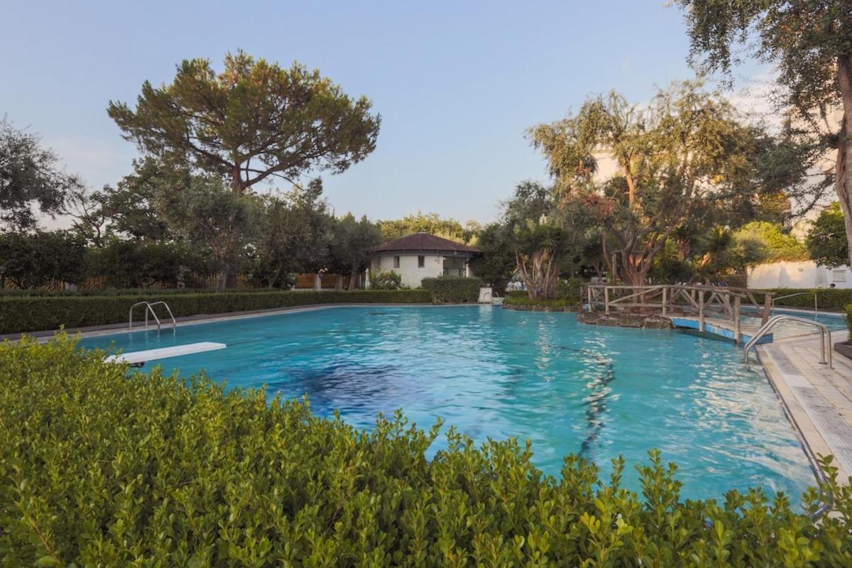 Sorrentovibes - Modern Apartment With Terrace, Swimming Pool&Tennis Esterno foto